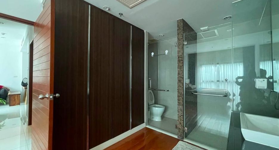 For rent 2 bedrooms condo in Bang Lamung, Chonburi