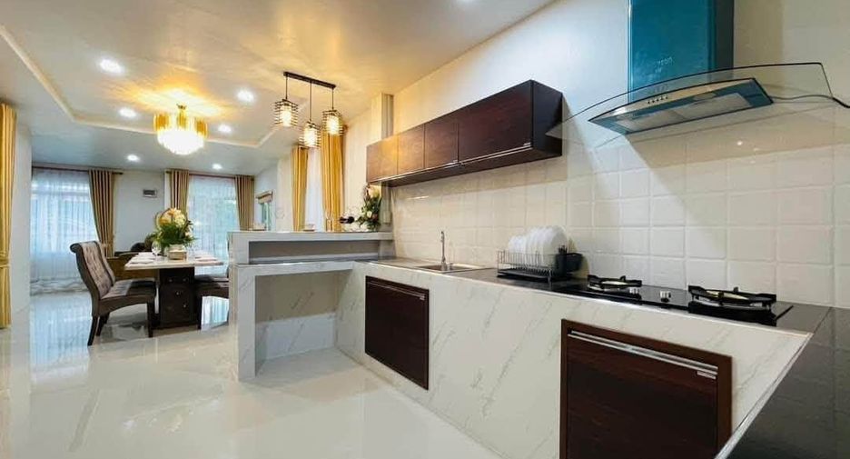 À vendre 4 chambres maison à East Pattaya, Pattaya