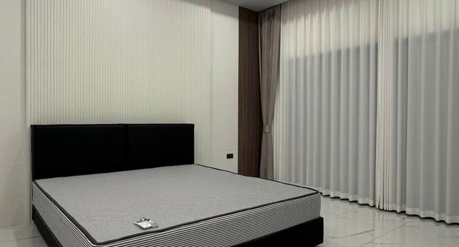 Haus zur Miete mit 5 Zimmer in Bang Lamung, Chonburi
