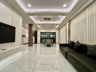Haus zur Miete mit 5 Zimmer in Bang Lamung, Chonburi