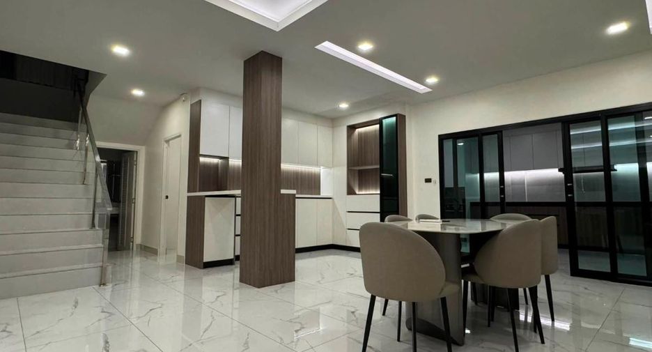 Haus zur Miete mit 5 Zimmer in Bang Lamung, Chonburi