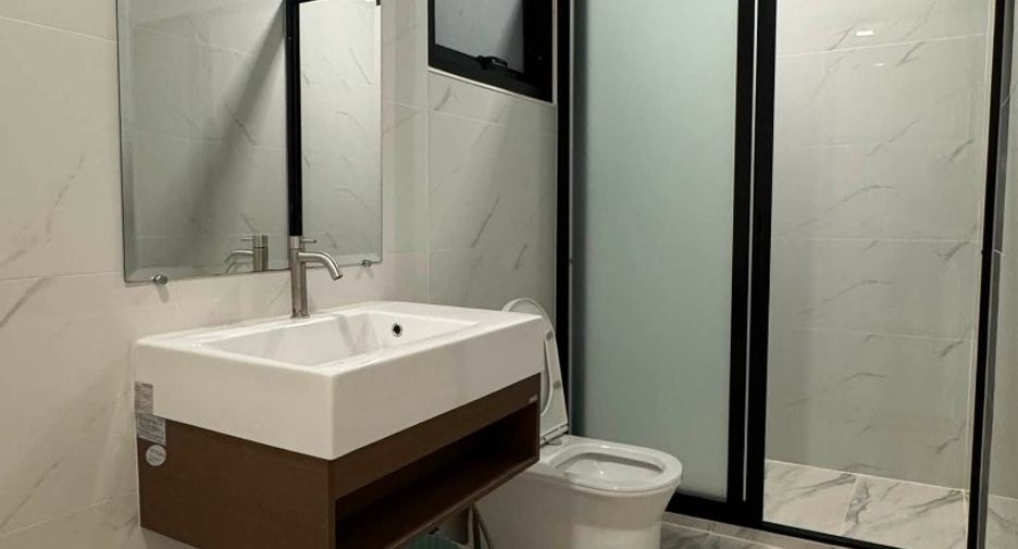 Haus zur Miete mit 5 Zimmer in Bang Lamung, Chonburi