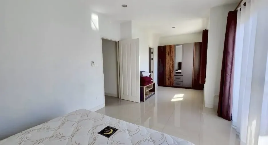 For rent 3 bedrooms house in Mueang Chiang Mai, Chiang Mai