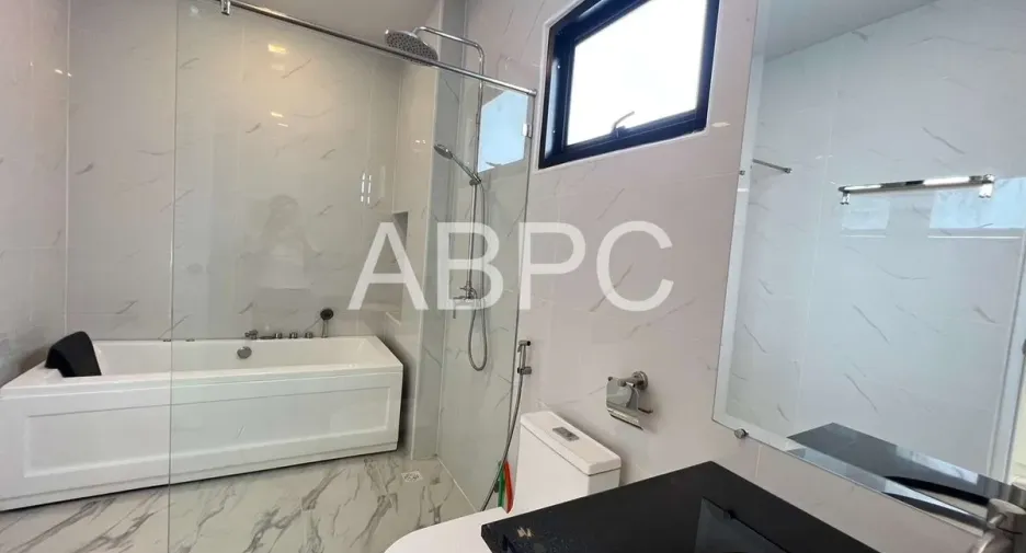 For rent 5 bedrooms house in Bang Lamung, Chonburi