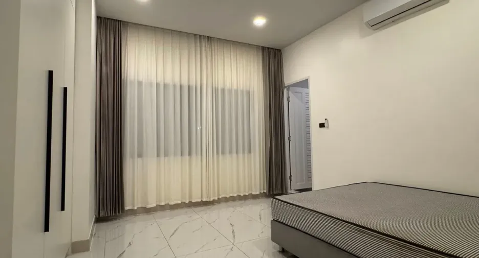 For rent 5 bedrooms house in Bang Lamung, Chonburi