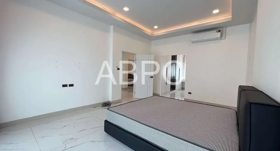 For rent 5 bedrooms house in Bang Lamung, Chonburi