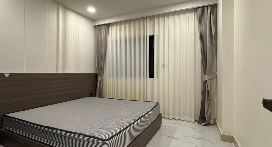 For rent 5 bedrooms house in Bang Lamung, Chonburi