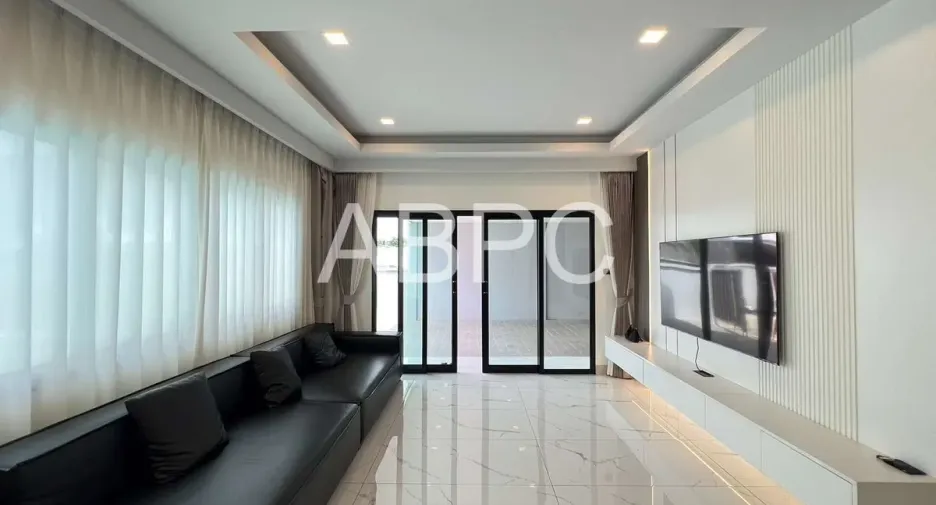 For rent 5 bedrooms house in Bang Lamung, Chonburi