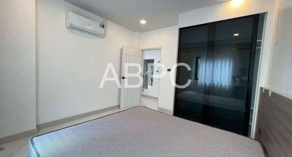 For rent 5 bedrooms house in Bang Lamung, Chonburi