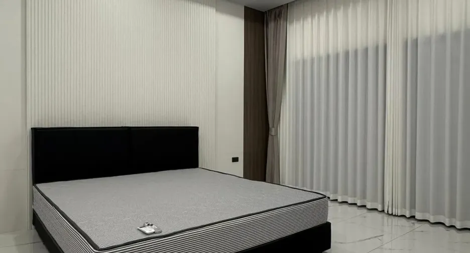 For rent 5 bedrooms house in Bang Lamung, Chonburi