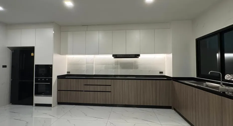 For rent 5 bedrooms house in Bang Lamung, Chonburi