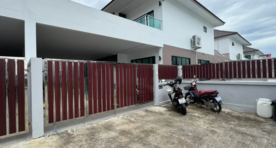For rent 5 bedrooms house in Bang Lamung, Chonburi