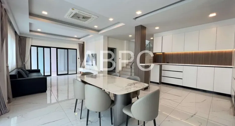 For rent 5 bedrooms house in Bang Lamung, Chonburi
