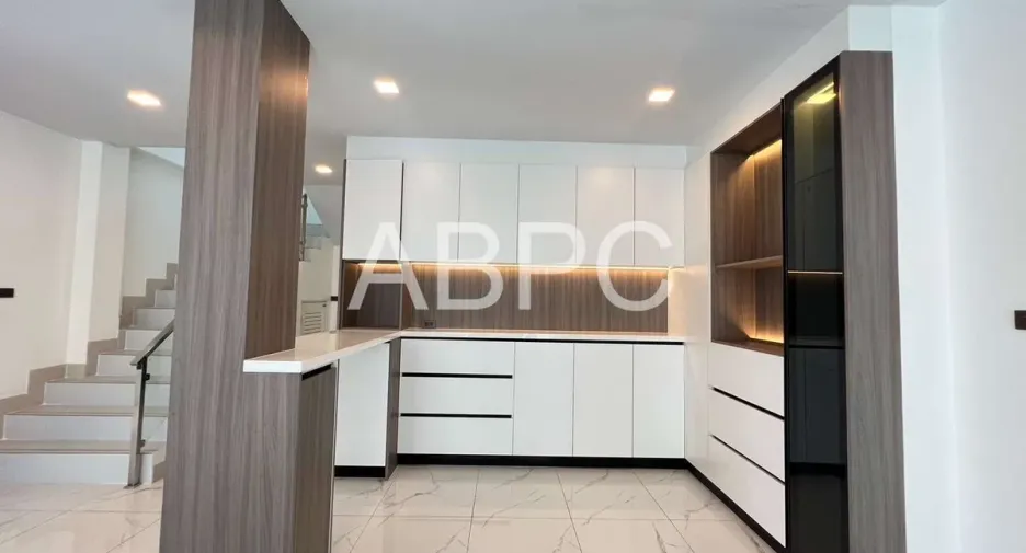 For rent 5 bedrooms house in Bang Lamung, Chonburi