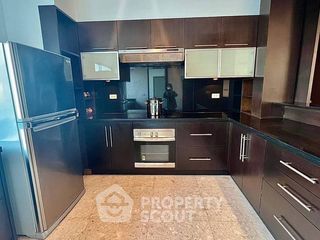 For rent 4 bedrooms apartment in Pathum Wan, Bangkok