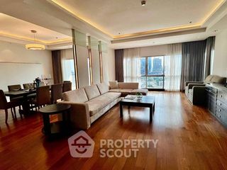 For rent 4 bedrooms apartment in Pathum Wan, Bangkok