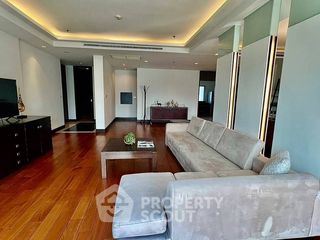 For rent 4 bedrooms apartment in Pathum Wan, Bangkok