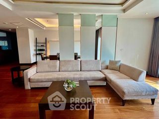 For rent 4 bedrooms apartment in Pathum Wan, Bangkok