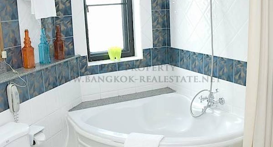 For rent 3 ベッドルーム apartment in Khlong Toei, Bangkok