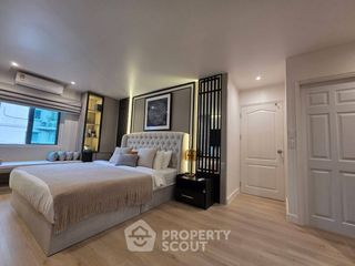 For rent 2 bedrooms condo in Yan Nawa, Bangkok