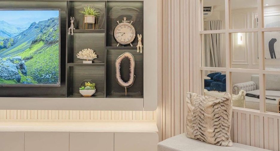 For rent 2 bedrooms condo in Yan Nawa, Bangkok