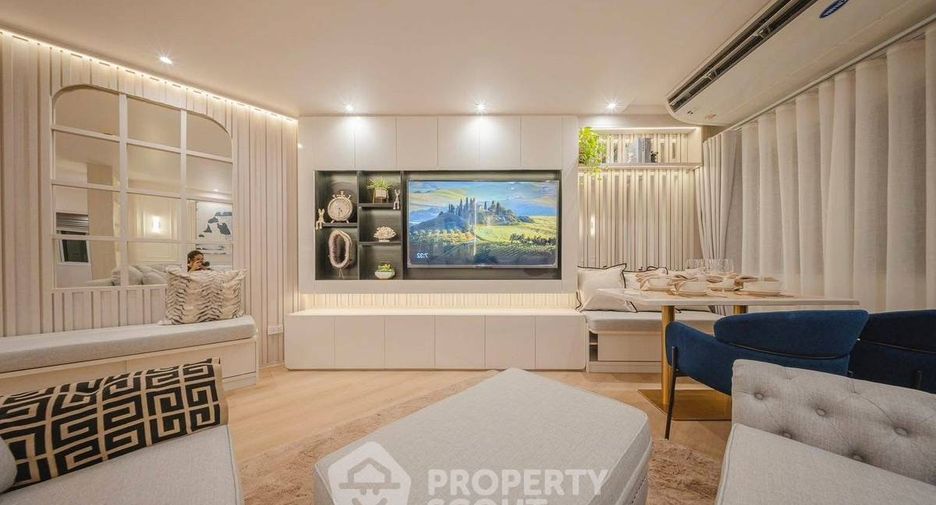 For rent 2 bedrooms condo in Yan Nawa, Bangkok