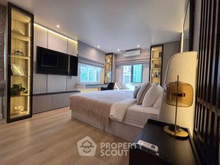 For rent 2 bedrooms condo in Yan Nawa, Bangkok