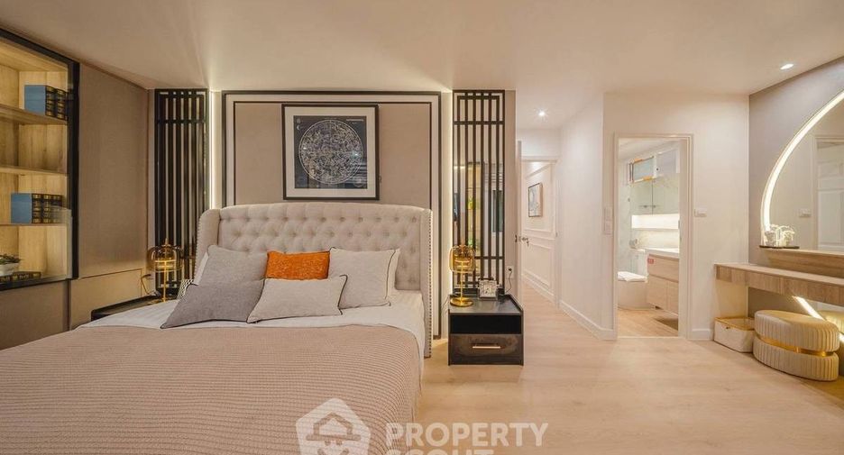 For rent 2 bedrooms condo in Yan Nawa, Bangkok
