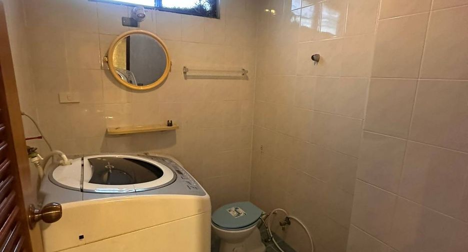 For rent 3 bedrooms condo in Watthana, Bangkok