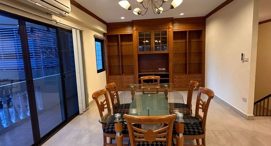 For rent 3 bedrooms condo in Watthana, Bangkok