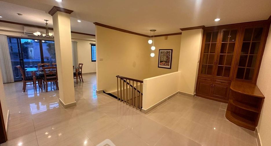 For rent 3 bedrooms condo in Watthana, Bangkok