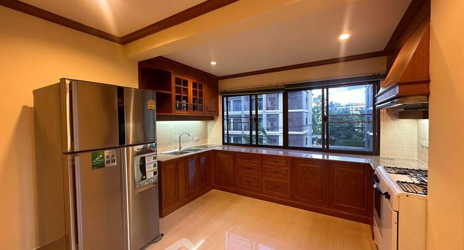 For rent 3 bedrooms condo in Watthana, Bangkok