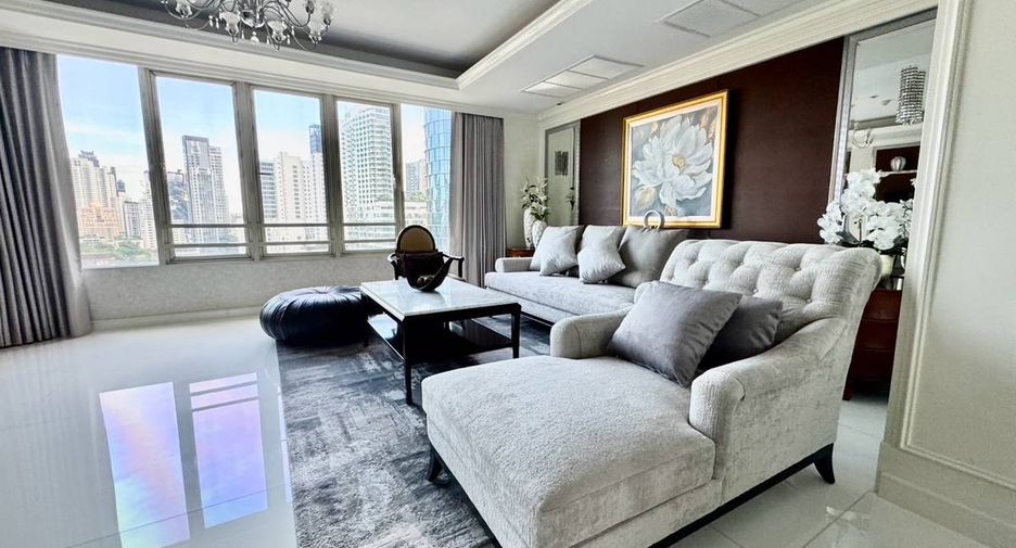 For rent 4 bedrooms condo in Watthana, Bangkok