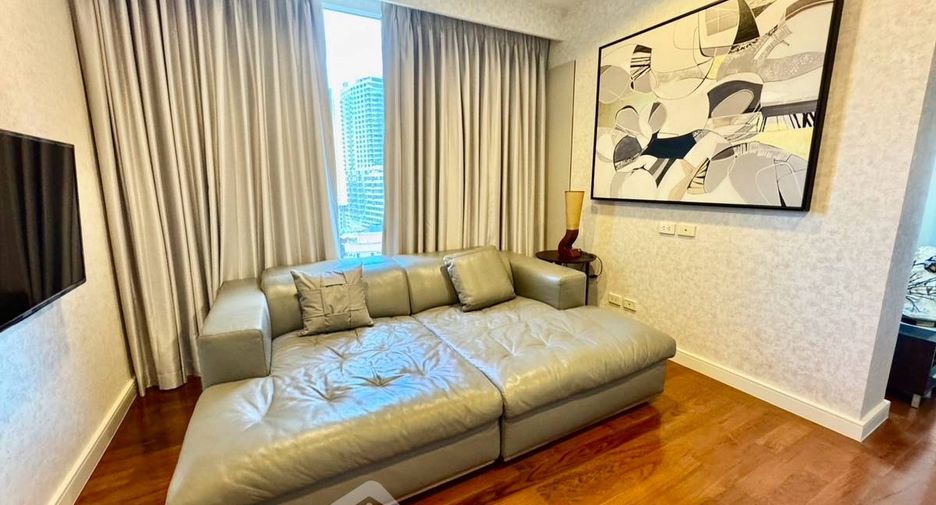 For rent 4 bedrooms condo in Watthana, Bangkok