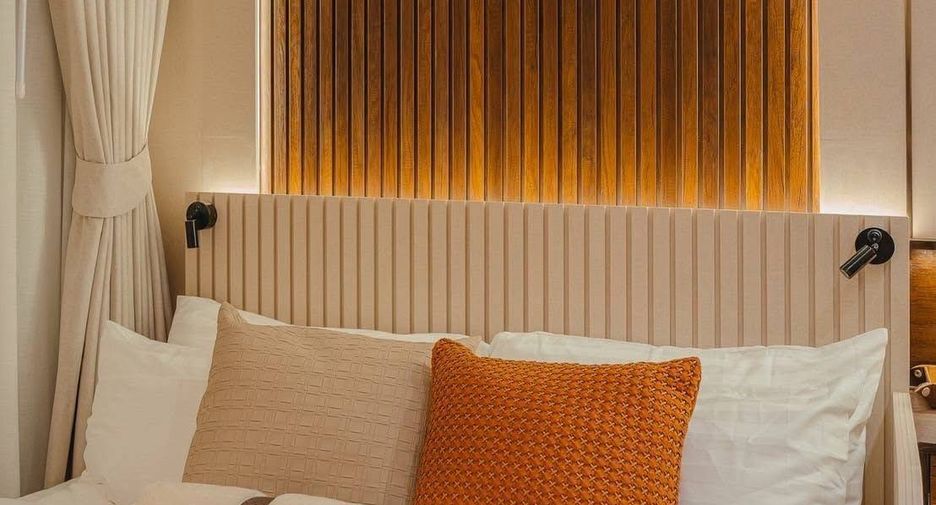 For rent 2 bedrooms condo in Yan Nawa, Bangkok