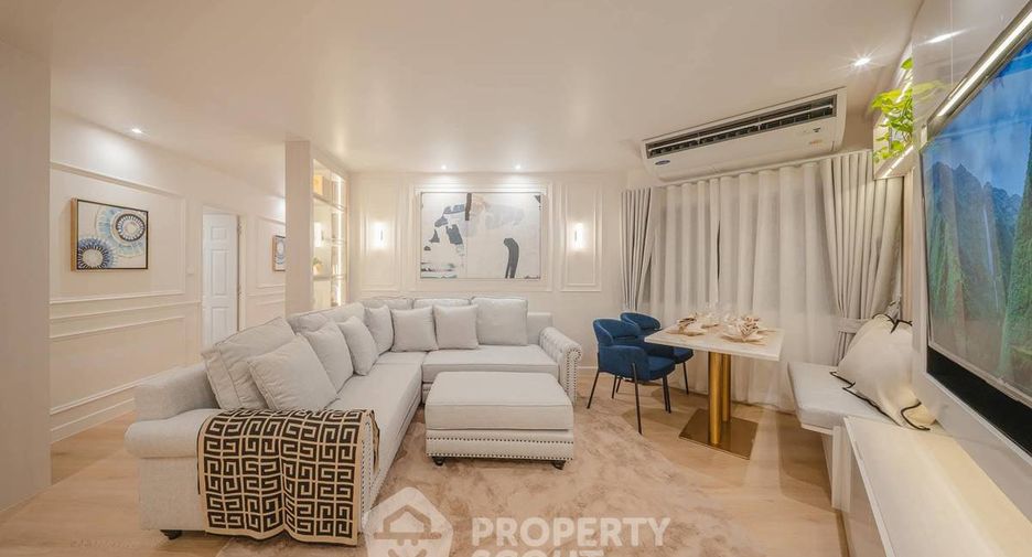 For rent 2 bedrooms condo in Yan Nawa, Bangkok