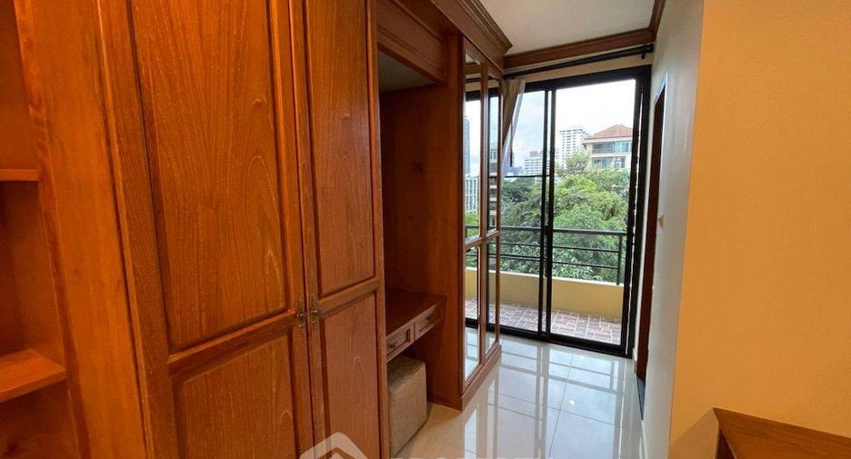 For rent 3 bedrooms condo in Watthana, Bangkok