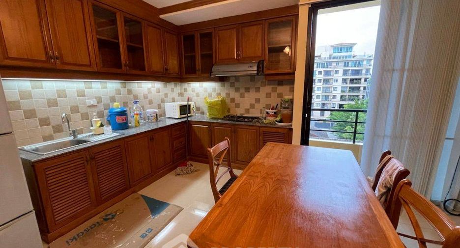 For rent 3 bedrooms condo in Watthana, Bangkok