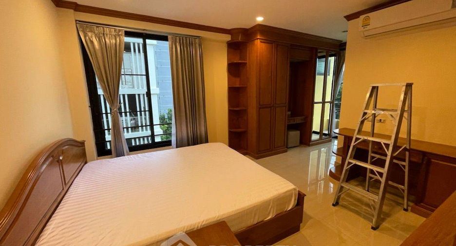 For rent 3 bedrooms condo in Watthana, Bangkok