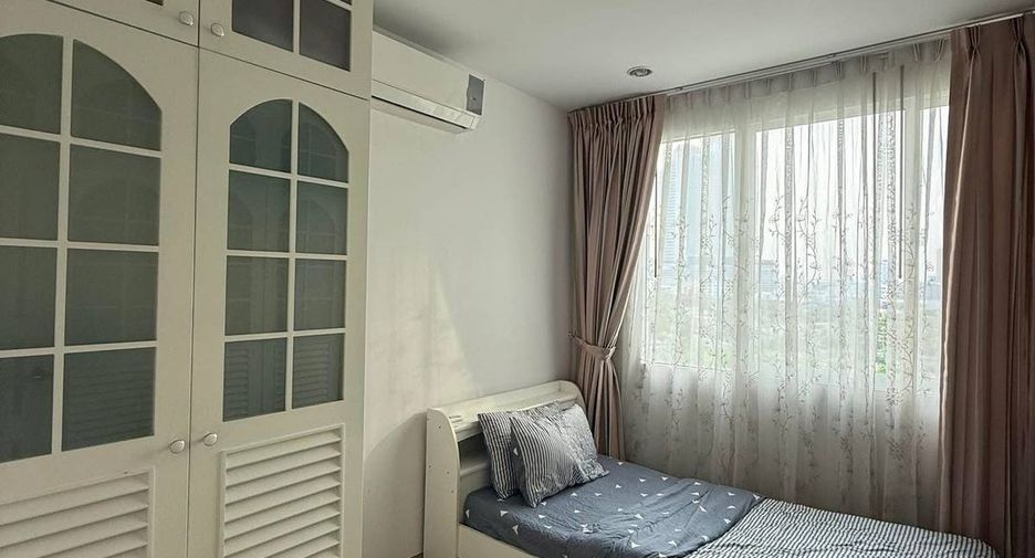 For rent 2 bedrooms condo in Huai Khwang, Bangkok