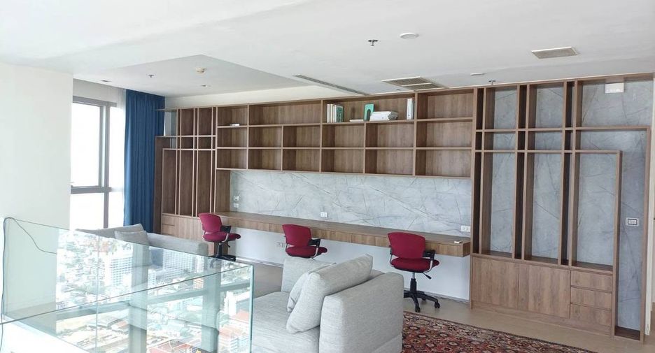 Condo en alquiler de 3 habitaciones en Sathon, Bangkok