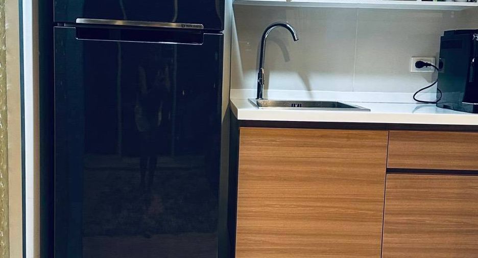 For rent 2 bedrooms condo in Yan Nawa, Bangkok