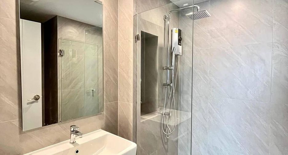 Condo en alquiler de 1 habitaciones en Bang Rak, Bangkok