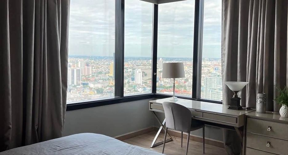 For rent 3 bedrooms condo in Bang Rak, Bangkok