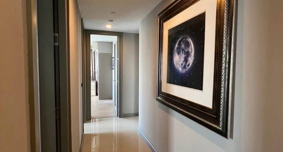 For rent 3 bedrooms condo in Bang Rak, Bangkok