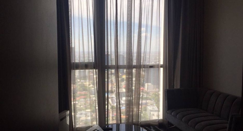 For rent 2 bedrooms condo in Watthana, Bangkok