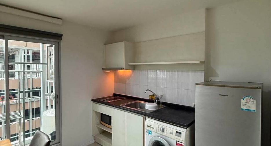 Wohnung zur Miete mit 2 Zimmer in Huai Khwang, Bangkok