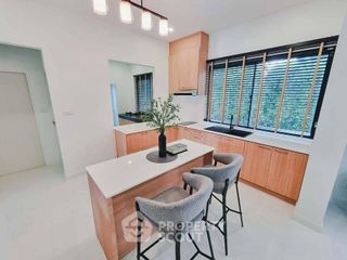 For rent 5 bedrooms house in Lat Krabang, Bangkok