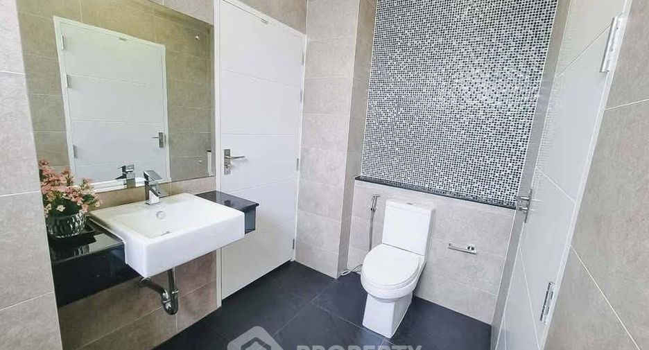 For rent 5 bedrooms house in Lat Krabang, Bangkok