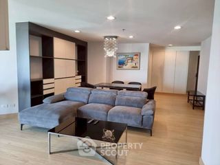For rent 3 bedrooms condo in Huai Khwang, Bangkok
